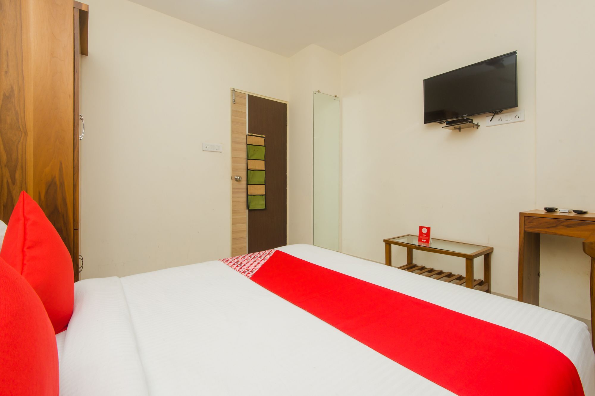 Oyo 11441 Hotel Blue Bells Residency ムンバイ エクステリア 写真