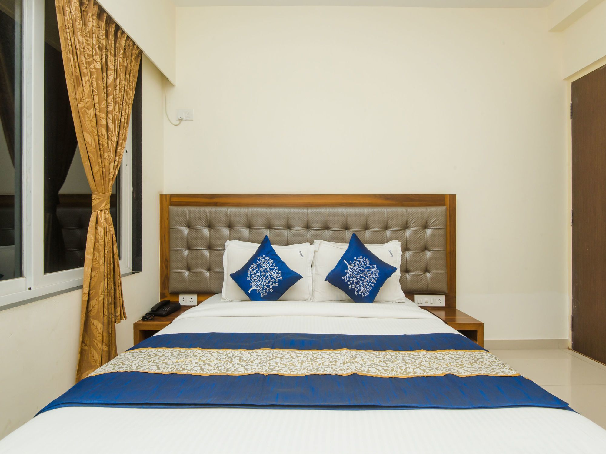 Oyo 11441 Hotel Blue Bells Residency ムンバイ エクステリア 写真
