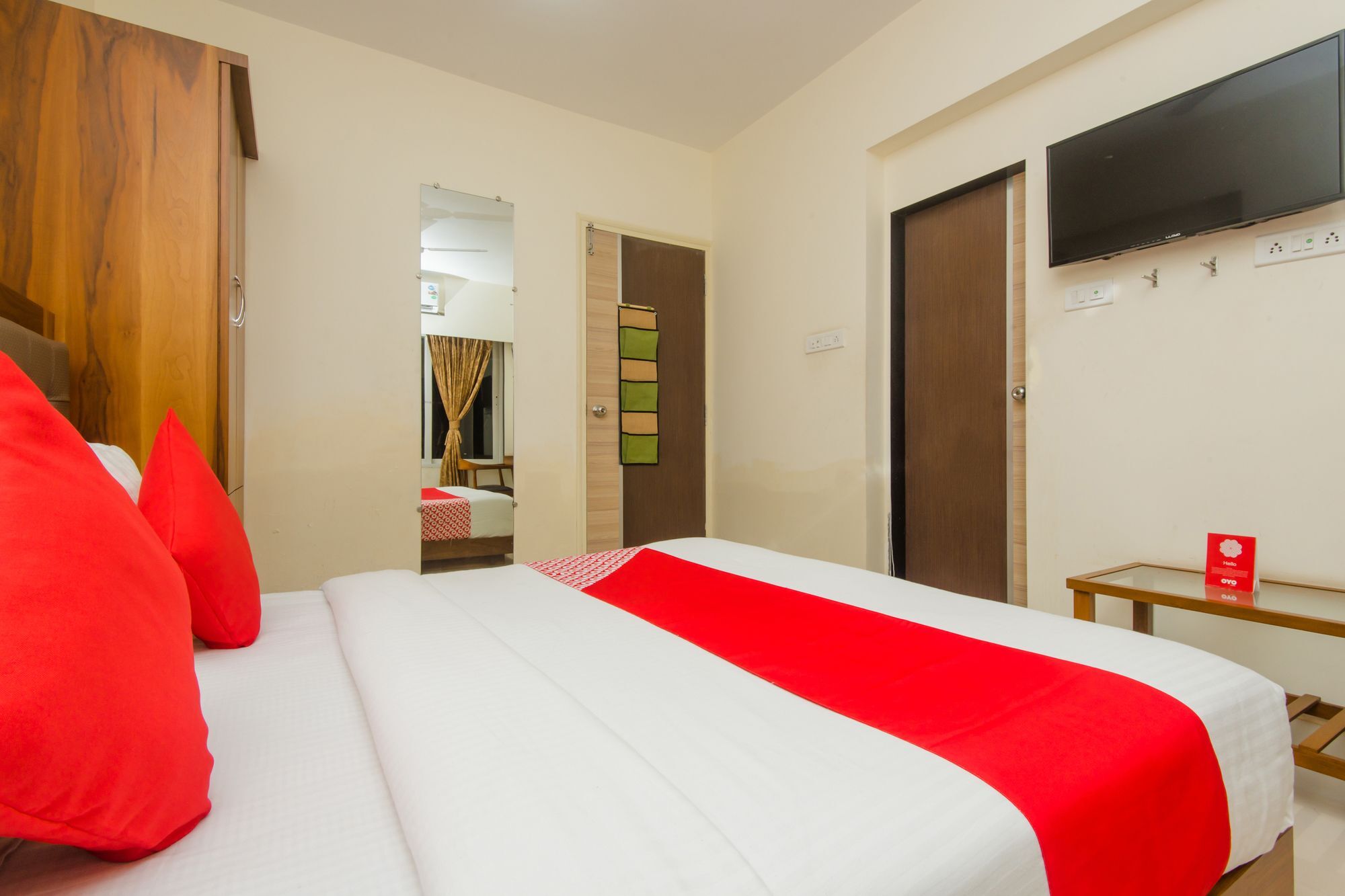 Oyo 11441 Hotel Blue Bells Residency ムンバイ エクステリア 写真