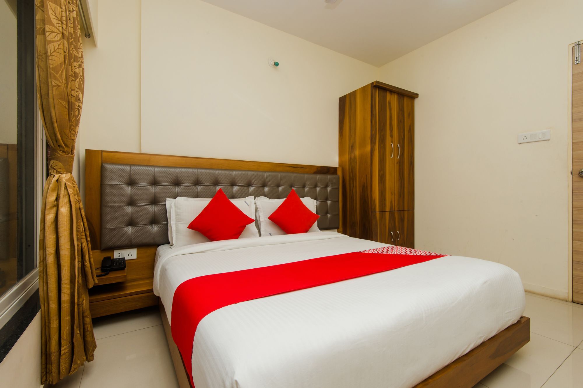 Oyo 11441 Hotel Blue Bells Residency ムンバイ エクステリア 写真