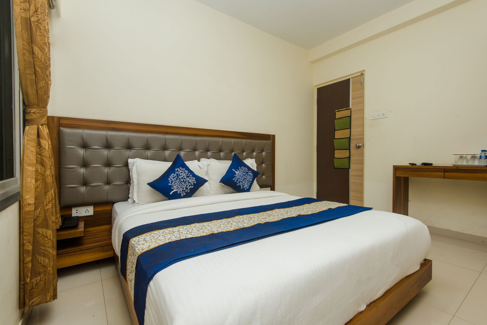 Oyo 11441 Hotel Blue Bells Residency ムンバイ エクステリア 写真