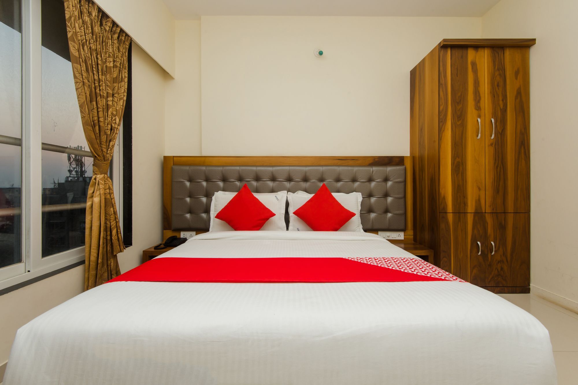 Oyo 11441 Hotel Blue Bells Residency ムンバイ エクステリア 写真