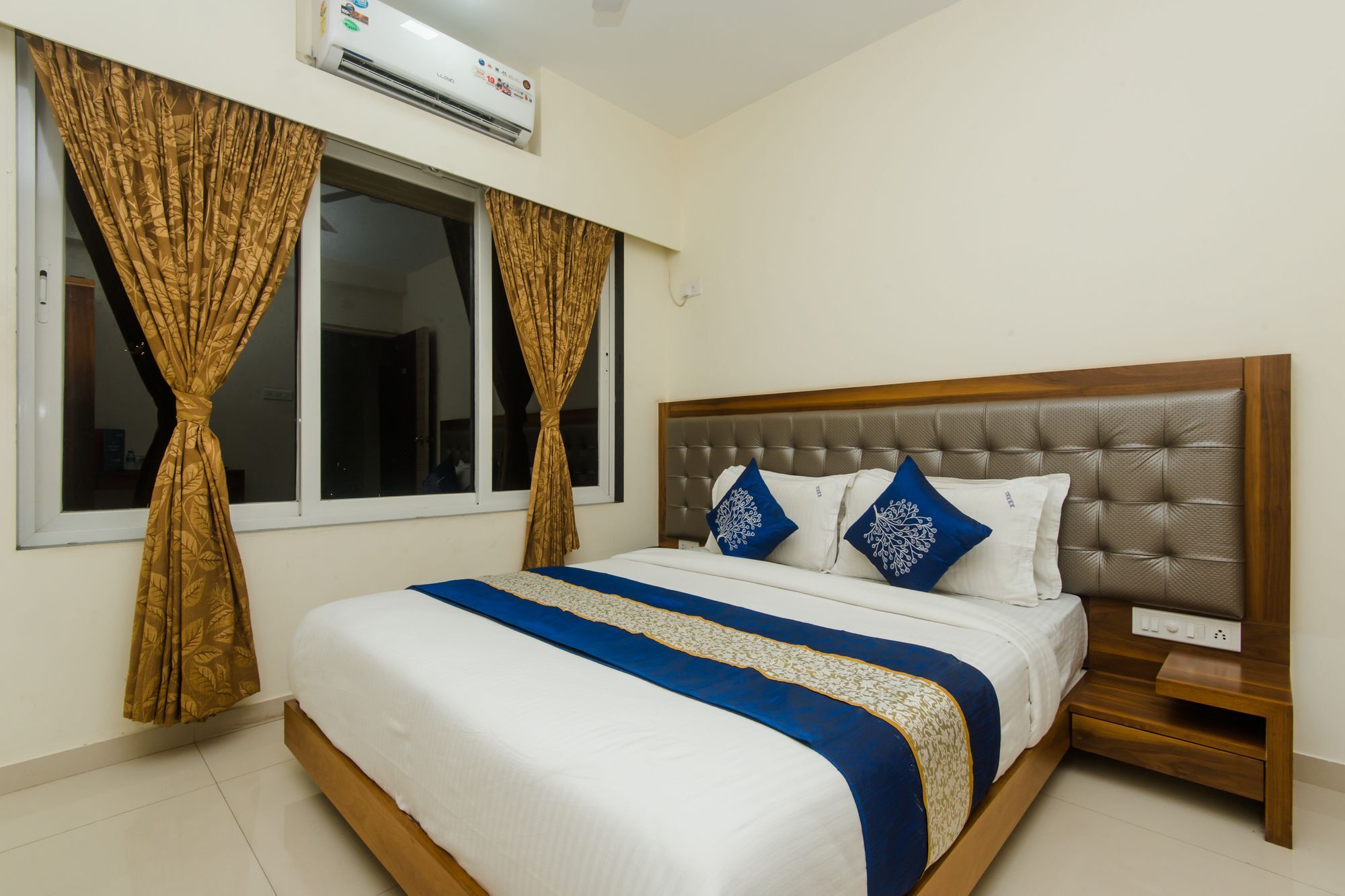 Oyo 11441 Hotel Blue Bells Residency ムンバイ エクステリア 写真